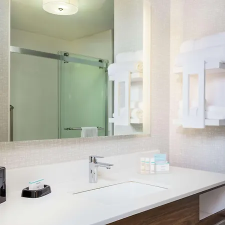 Newly Renovated Hampton Inn Omaha West Lakeside Exterior foto