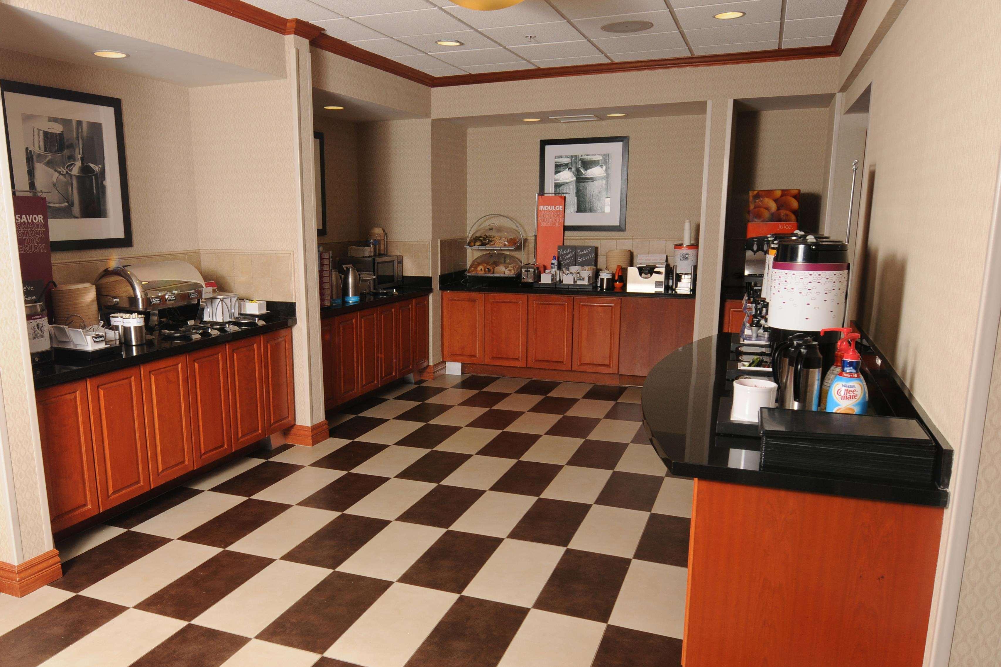 Newly Renovated Hampton West Lakeside Hotel 3*