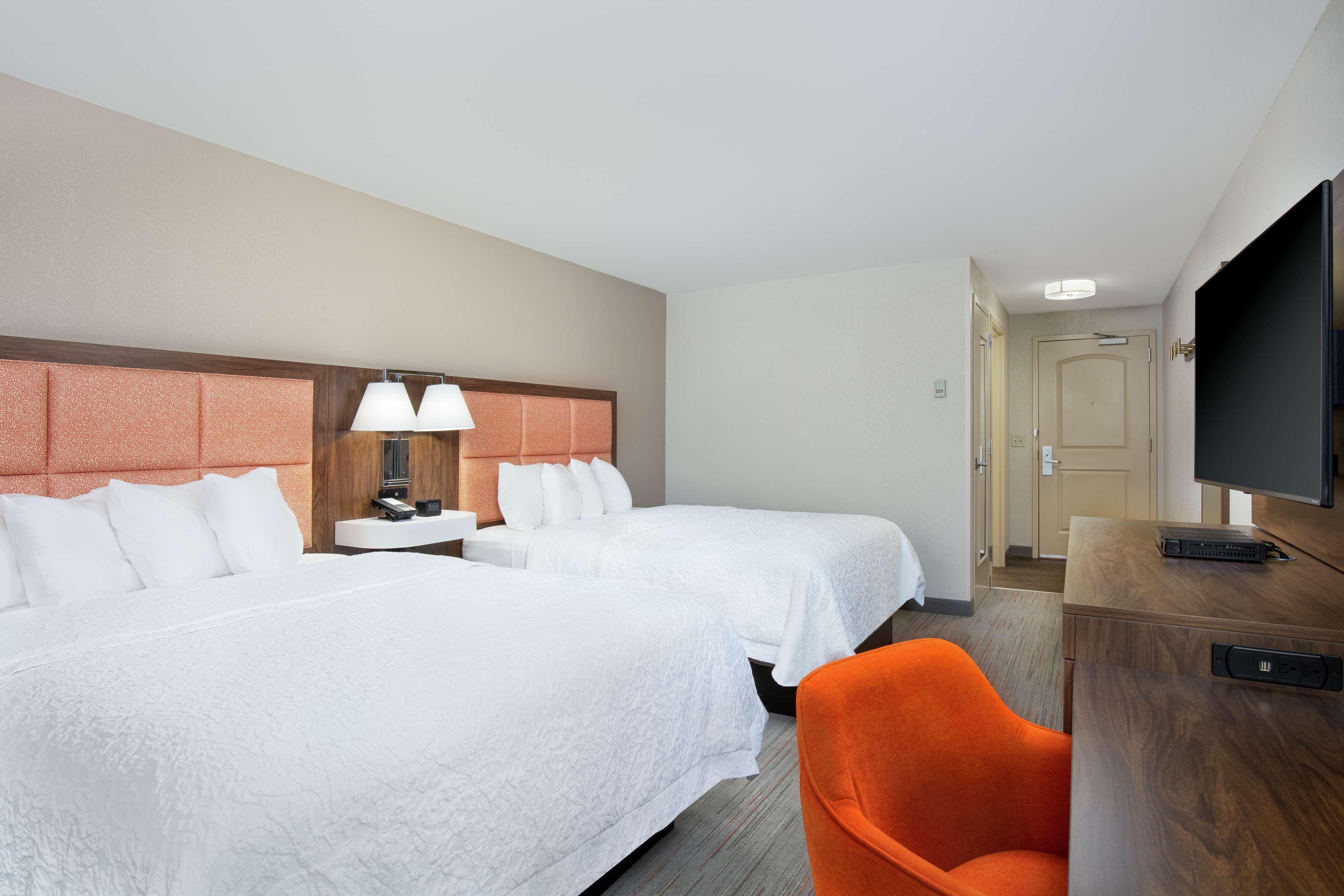 Newly Renovated Hampton West Lakeside