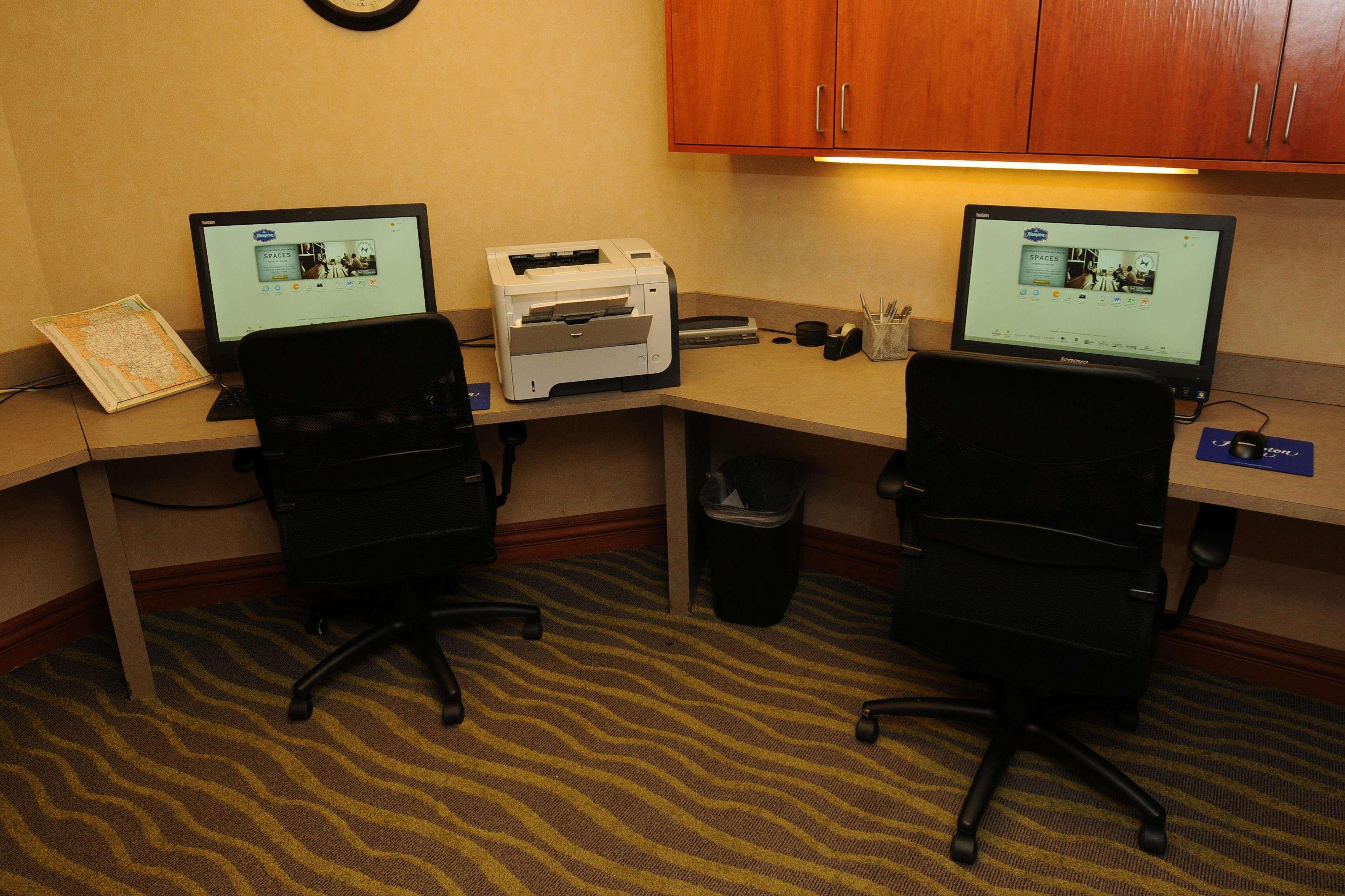 Newly Renovated Hampton West Lakeside Hotel