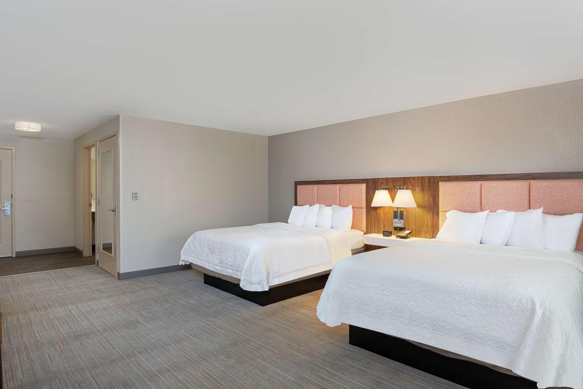 Newly Renovated Hampton West Lakeside Hotel Omaha