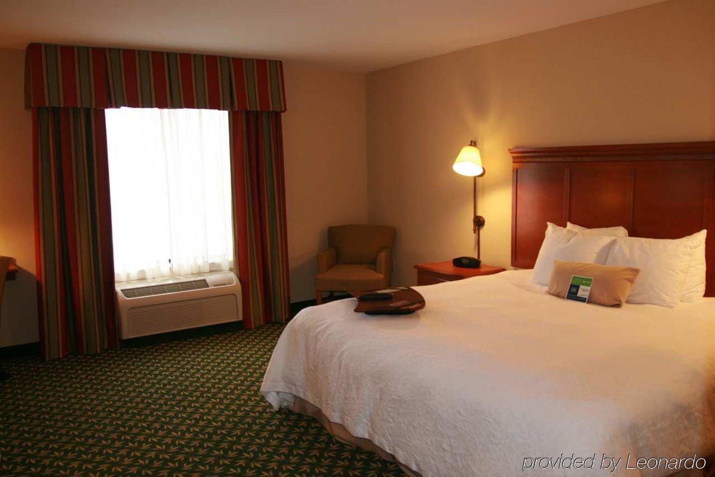 Newly Renovated Hampton West Lakeside Hotel 3*