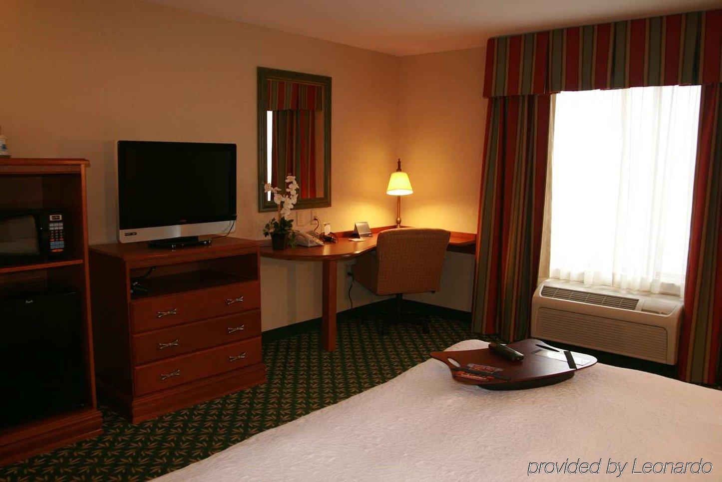 Newly Renovated Hampton West Lakeside Hotel