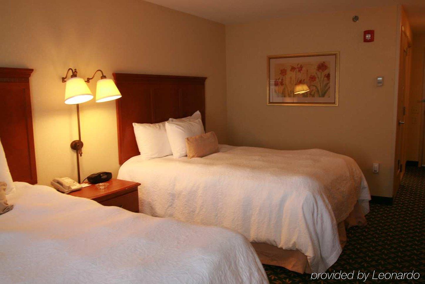 Newly Renovated Hampton West Lakeside Omaha