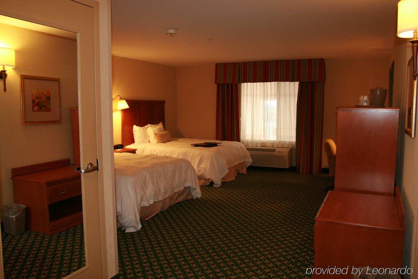 Newly Renovated Hampton West Lakeside Hotel 3*