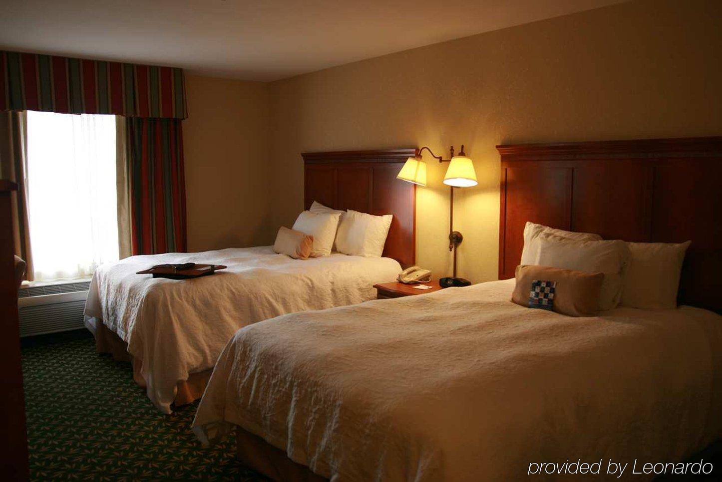 Newly Renovated Hampton West Lakeside Omaha