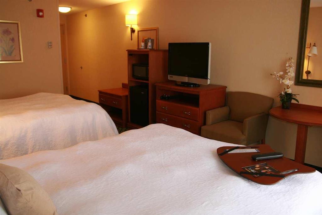 Newly Renovated Hampton West Lakeside Hotel Omaha