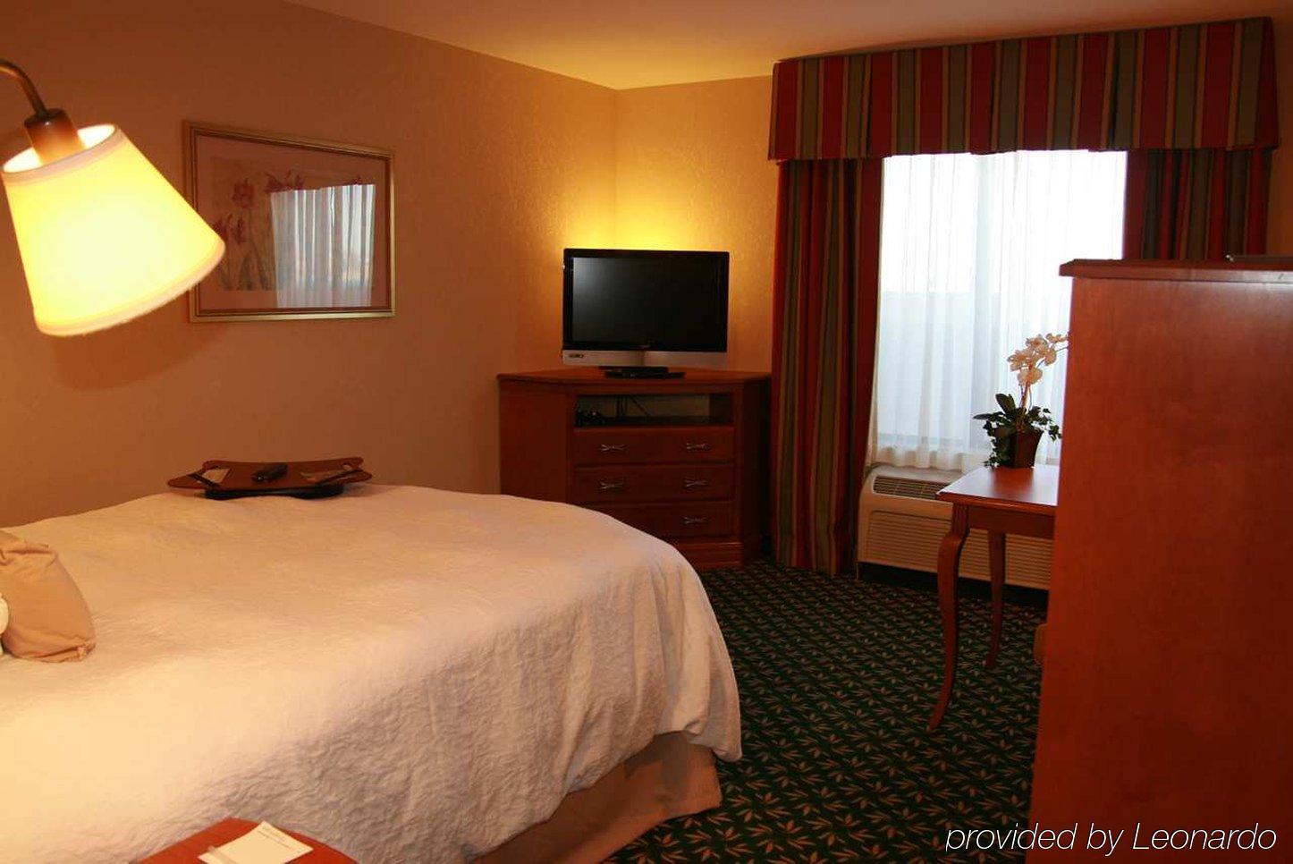 Newly Renovated Hampton West Lakeside Hotel Omaha